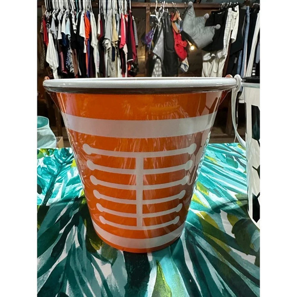 Soccer & Football Plastic Easter pails - Picture 3 of 9